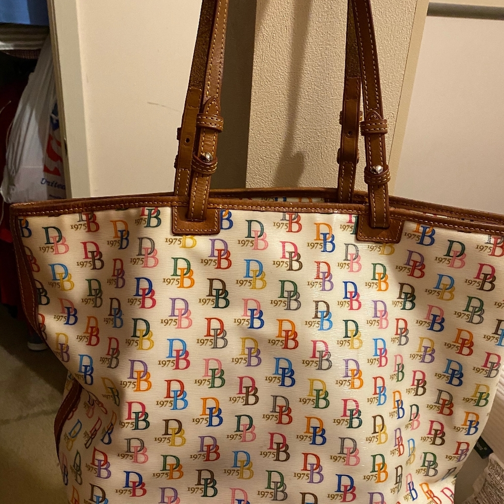Dooney & Bourke Purse